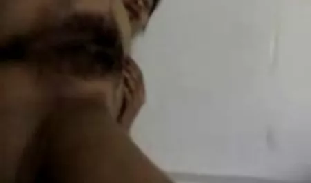 Die junge Alison Rey fingert den Phallus und genießt geile pornovideos Sperma