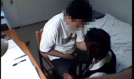 Leidenschaftliche Blondine erfreut Jungs geile anal pornos in der Sauna