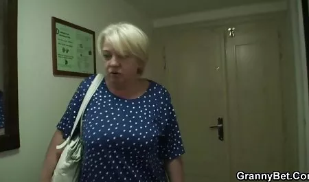 Zerrissene russische free geile fotzen Küken anal