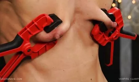 Ausschweifung in Strümpfen und auf dem geile ärsche porn Tisch