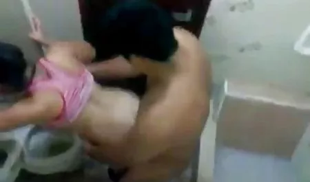 Wunderschöne Liebkosungen die besten teen pornos des weiblichen Körpers