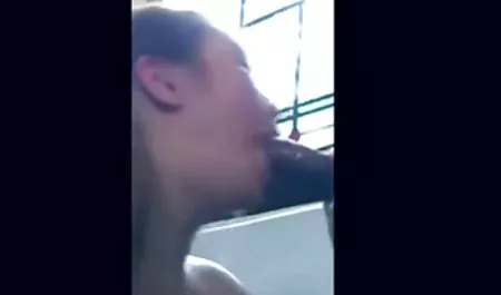 Masturbation charmante dünne geile frauen Brünette