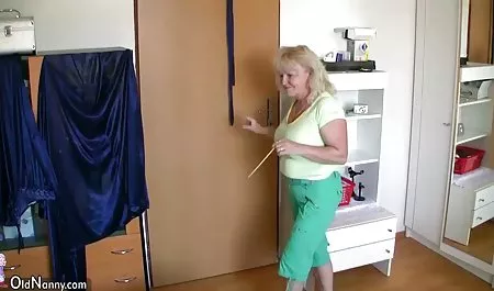 Reife Milf pornos kostenlos reife frauen saugt Dick im Freien