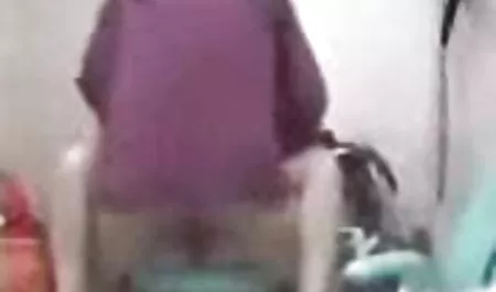 Schönheit junge geile pornos hat sich in anal
